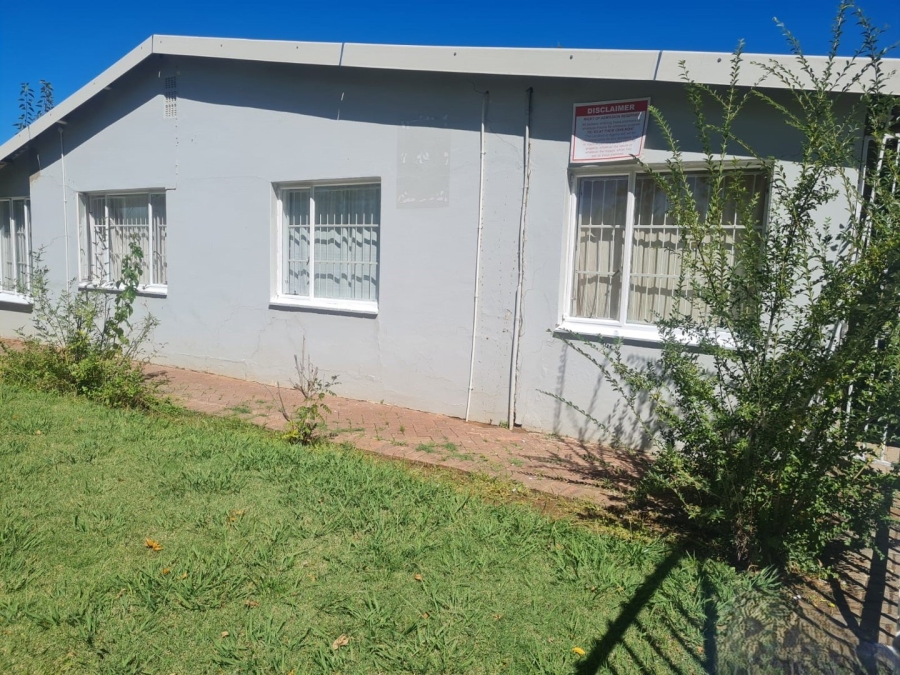 13 Bedroom Property for Sale in Brandwag Free State